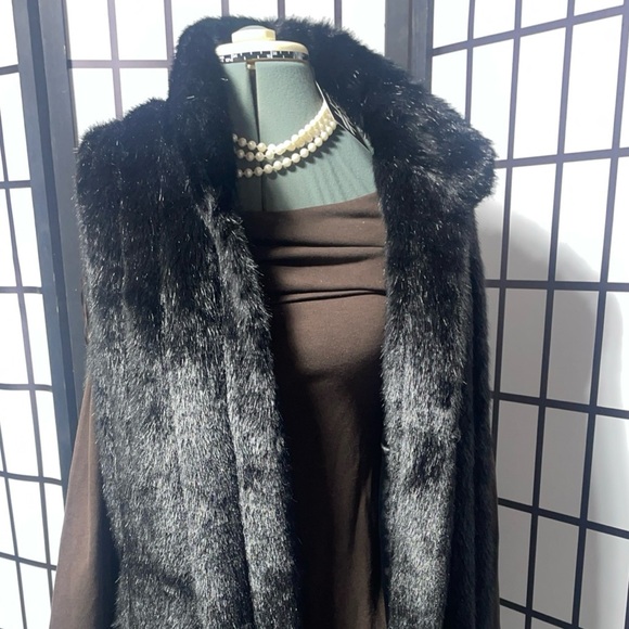 NWT Donna Salyer Fabulous Furs black mink faux fur knee length stroller Vest - Picture 3 of 5